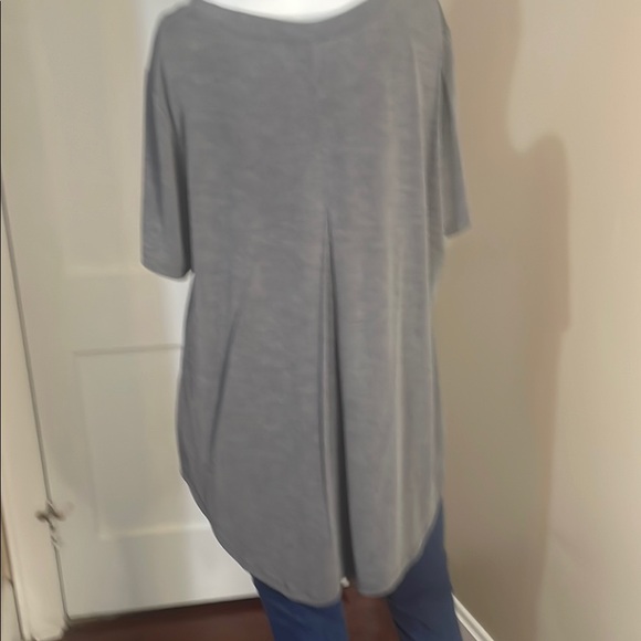 Mod Ref Gray Relaxed Asymmetrical T-Shirt - Picture 4 of 8